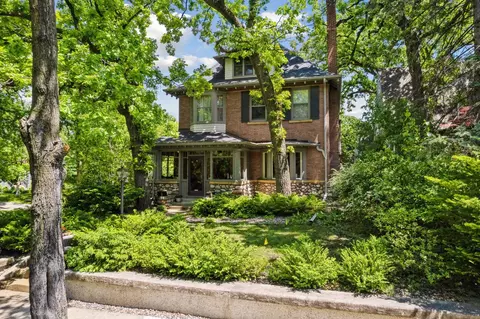 1621 Mount Curve Ave, Minneapolis, MN 55403