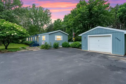 5403 Pine Ln, North Branch, MN 55056