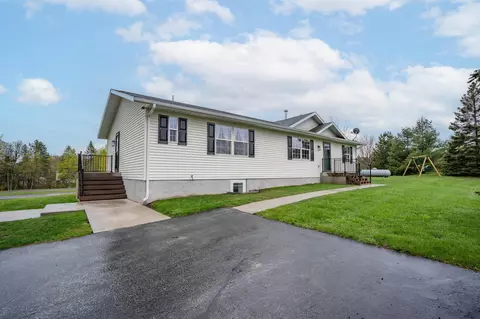 194 Prairie Ln, Esko, MN 55733