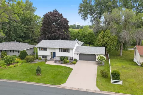 233 69th Ave NE, Fridley, MN 55432