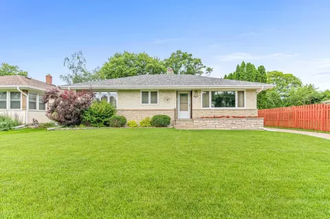 623 Cresthaven Dr, South Saint Paul, MN 55075