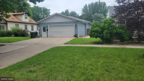 323 W Broadway Ave, Saint Peter, MN 56082