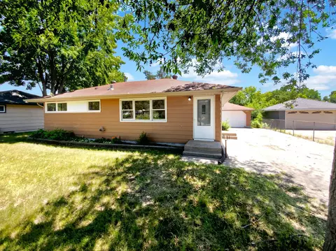 634 Grant St, Anoka, MN 55303