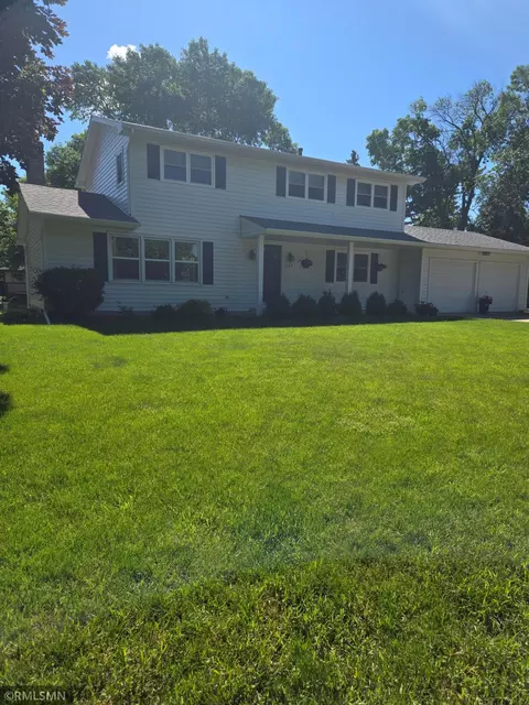 435 Alan St SW, Hutchinson, MN 55350