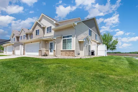 1111 Whisper St NW, New Prague, MN 56071