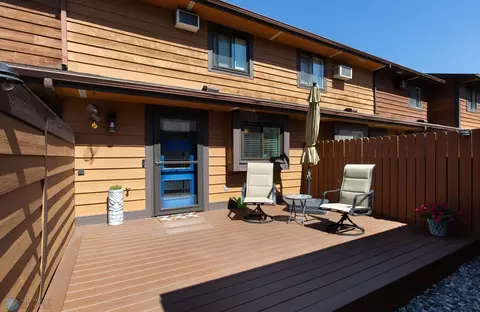 2007 Park Blvd S, Fargo, ND 58103
