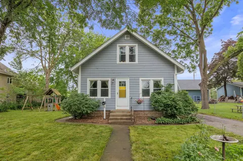 36 19th Ave N, Hopkins, MN 55343