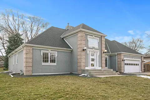 590 Driftwood Rd, New Brighton, MN 55112