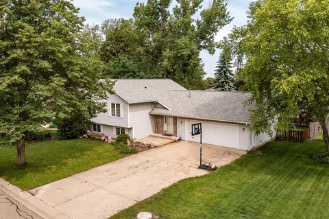 907 6th St NW, Kasson, MN 55944