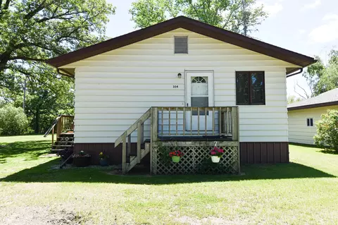304 Cleveland Ave W, Karlstad, MN 56732
