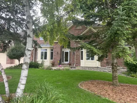 7809 Bush Lake Dr, Bloomington, MN 55438