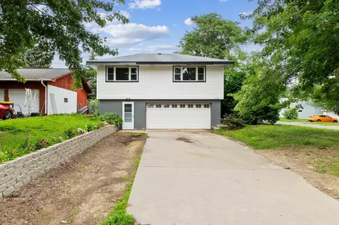 5005 7th St NE, Columbia Heights, MN 55421