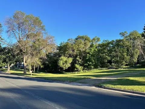807 Wisconsin St, Hudson, WI 54016