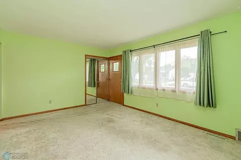 1009 18th St S, Fargo, ND 58103 photo 9
