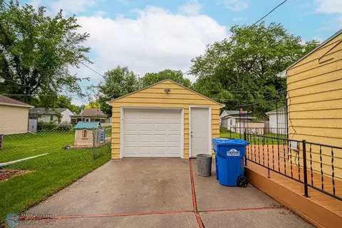 1009 18th St S, Fargo, ND 58103 photo 2
