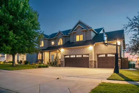 4991 Chalet Ct, Red Wing, MN 55066