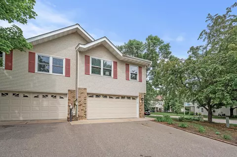 4244 Boulder Ridge Pt, Eagan, MN 55122