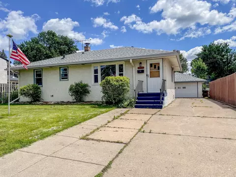 1037 8th Ave S, South Saint Paul, MN 55075