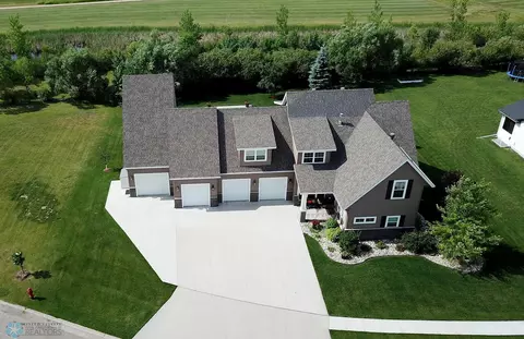902 Sunset Dr, Mapleton, ND 58059 photo 3