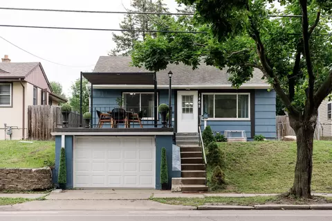 1462 Hazelwood St, Saint Paul, MN 55106