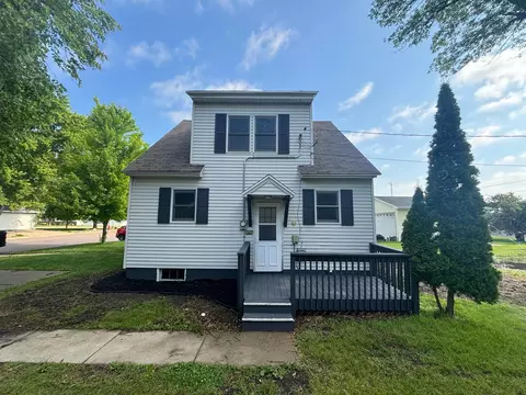 433 NE 2nd St, Buffalo Lake, MN 55314