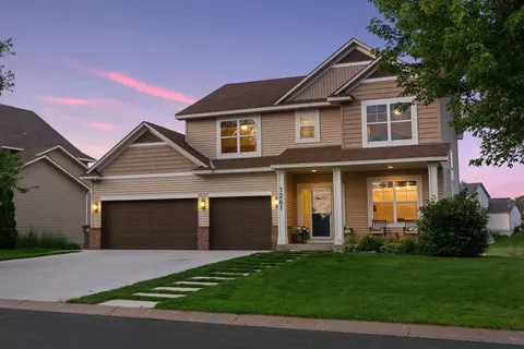 1261 Pinehill Blvd, Waconia, MN 55387