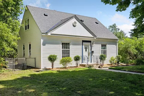 1276 Edgcumbe Rd, Saint Paul, MN 55105