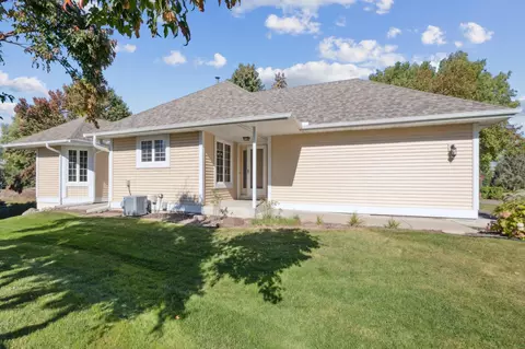 754 Winterberry Dr, Woodbury, MN 55125