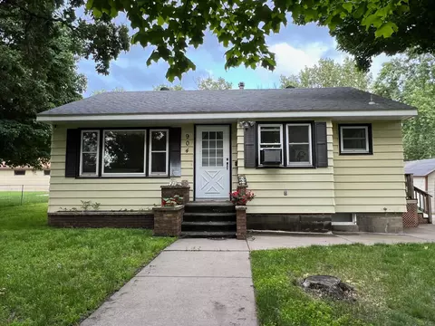 904 7th St NE, Little Falls, MN 56345