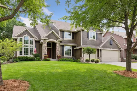 10607 Maple Blvd, Woodbury, MN 55129