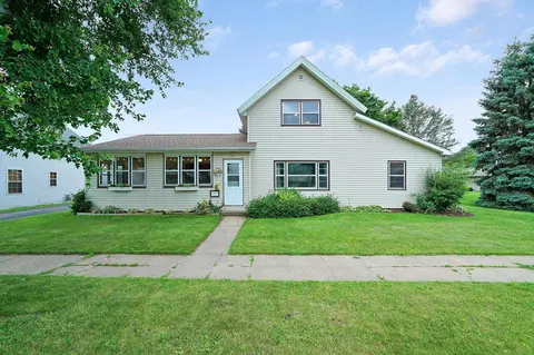 514 S 6th St, Lake City, MN 55041