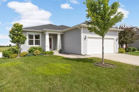 8276 Oakview Ct N, Maple Grove, MN 55369