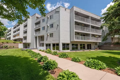 175 County Road B2 E #316, Little Canada, MN 55117
