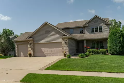 5288 Florence Dr NW, Rochester, MN 55901