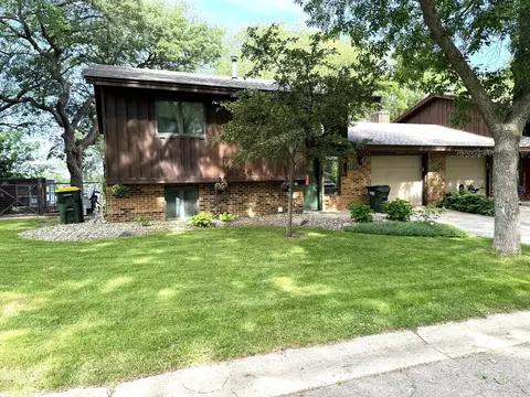 733 11th St NW, Willmar, MN 56201