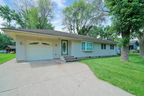 931 21st St W, Hastings, MN 55033