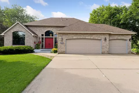 1294 Velvetleaf Ln, Lino Lakes, MN 55038