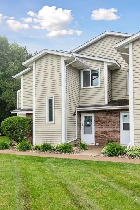 2484 Cobble Hill Alcove #A, Woodbury, MN 55125