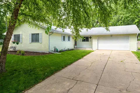 11425 Valley Ct, Burnsville, MN 55337