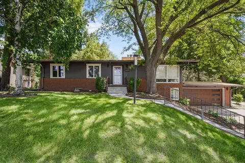 3520 E Medicine Lake Blvd, Plymouth, MN 55441