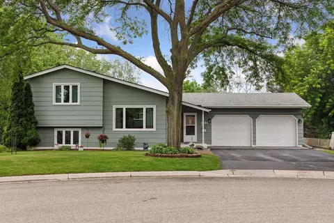 1046 Adams St, Anoka, MN 55303