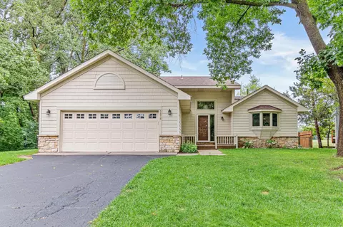 5878 Fernwood St, Shoreview, MN 55126