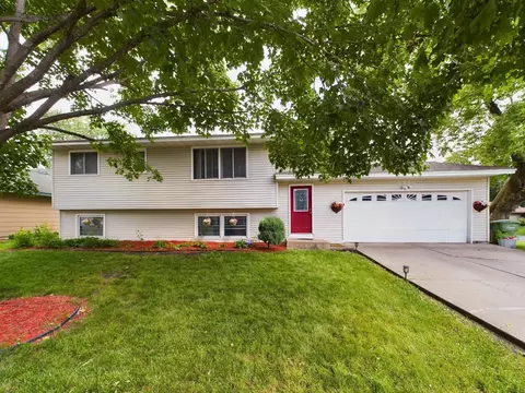 8200 Thomas Ave N, Brooklyn Park, MN 55444
