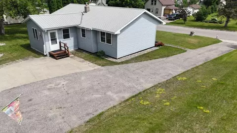116 E Spruce Ave, Frazee, MN 56544 photo 3