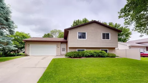 619 Chalet Dr NW, Rochester, MN 55901