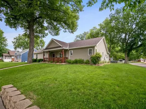 504 15th Ave N, South Saint Paul, MN 55075