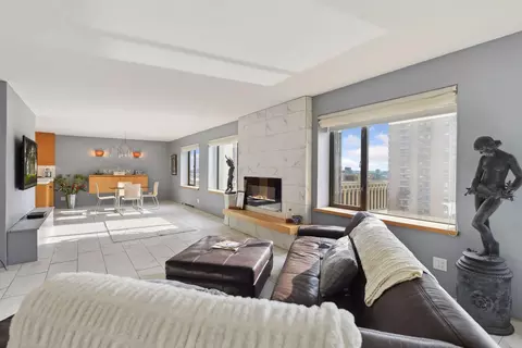 15 S 1st St #A1204, Minneapolis, MN 55401