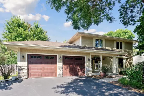 2855 Jewel Ln N, Plymouth, MN 55447