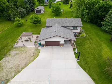 7916 Aquarius Dr, Fargo, ND 58104 photo 7