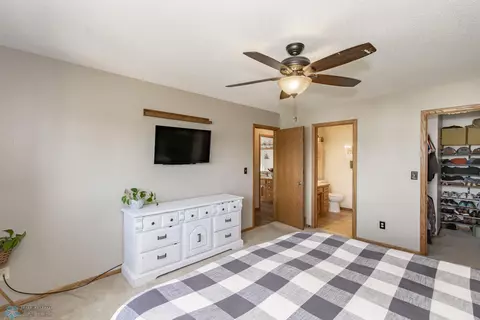 7916 Aquarius Dr, Fargo, ND 58104 photo 26